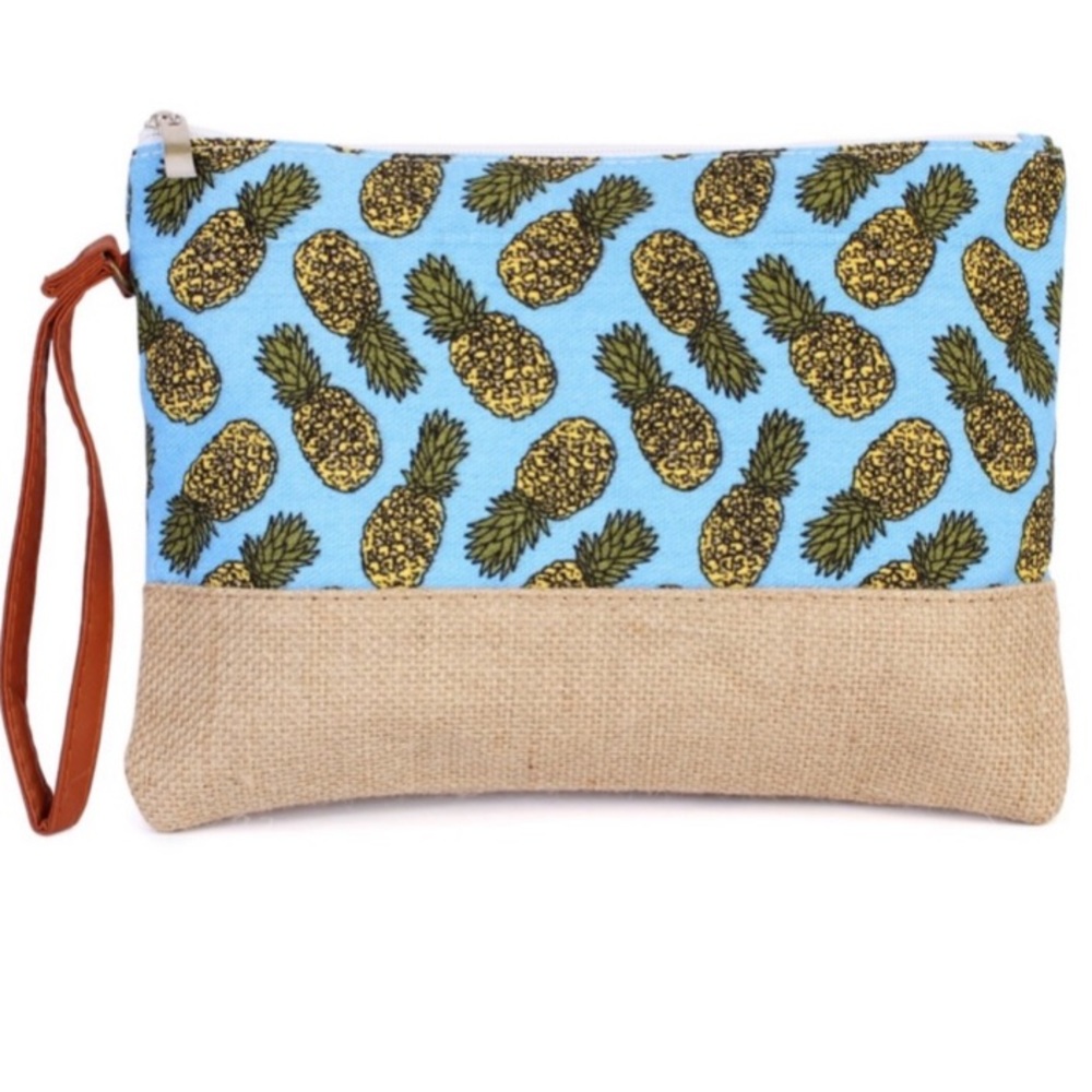Pineapple hand clutch/purse.  NWT.